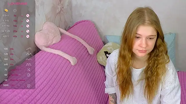 Snapshot of TrissMerigold9 chatting on December 2025 08:12:01 AM TrissMerigold9 online show from December 2025 08:12:01 AM