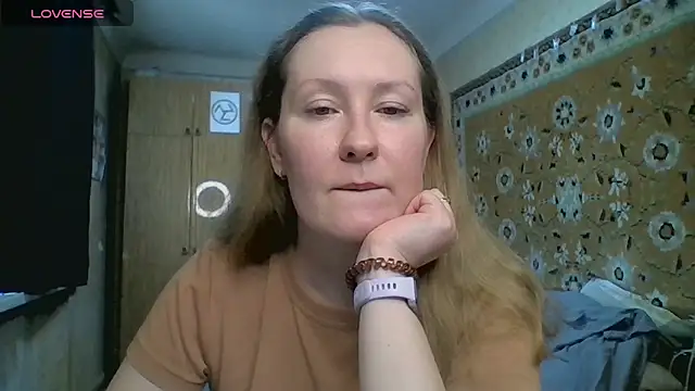 AnnaXLovers online show from May 2026 11:17:01 AM
