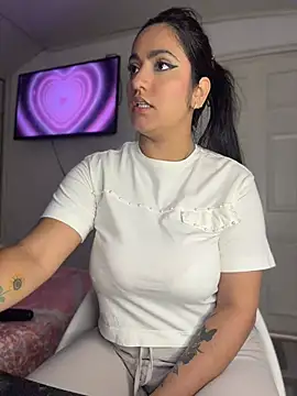 JazminTaylor online show from June 2026 04:46:01 PM