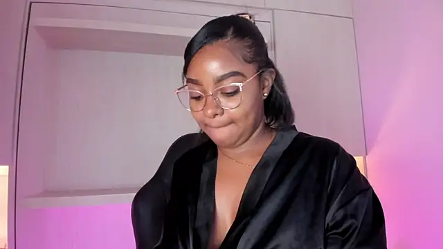 tamaraa smiith online show from November 2025 07:38:01 PM