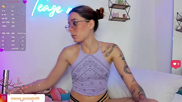 Snapshot of Manuela_monroe chatting on January 2025 02:30:02 PM Manuela monroe online show from January 2025 02:30:02 PM