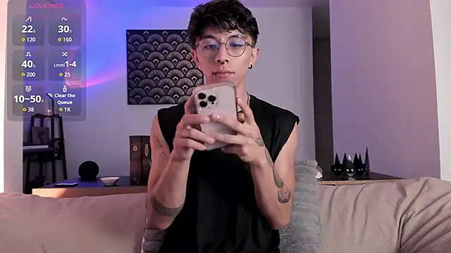 im  thomass online show from December 2025 05:24:02 AM