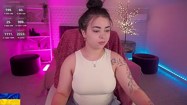 SusieWood online show from April 2026 09:09:02 PM