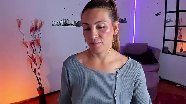 Elizabeth taylor b online show from May 2026 10:07:01 PM