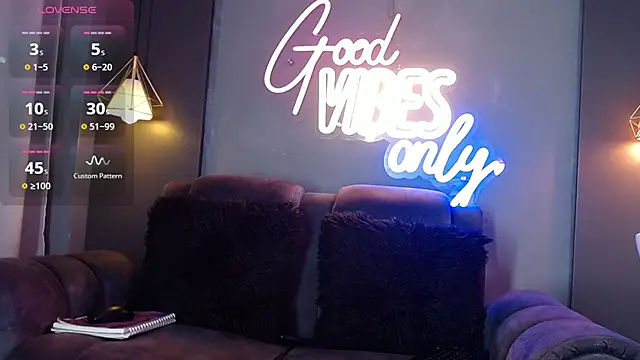 Snapshot of LOLIITA__LOVE chatting on January 2025 05:40:02 PM LOLIITA LOVE online show from January 2025 05:40:02 PM