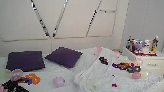 Snapshot of _Miaaleon chatting on March 2025 06:07:01 PM Miaaleon online show from March 2025 06:07:01 PM