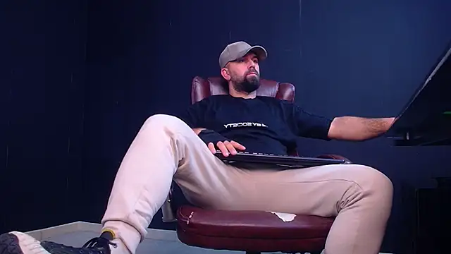 JackEthann online show from October 2025 04:54:01 AM