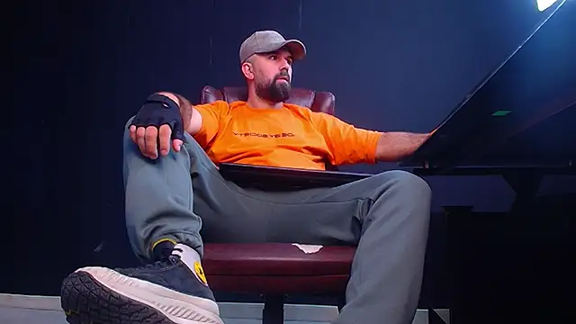 JackEthann online show from October 2025 04:57:02 AM