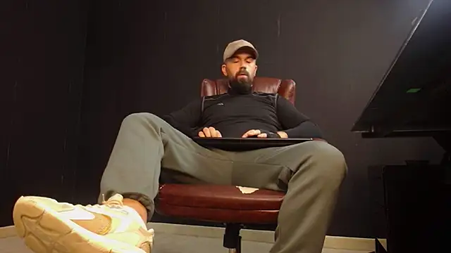 JackEthann online show from October 2025 05:10:02 AM