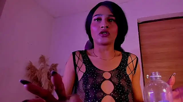 Snapshot of carolinemiller7 chatting on December 2025 08:02:01 PM carolinemiller7 online show from December 2025 08:02:01 PM