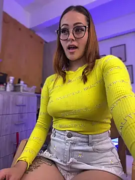 Snapshot of Miss-Abbii chatting on February 2025 11:25:02 PM Miss-Abbii online show from February 2025 11:25:02 PM