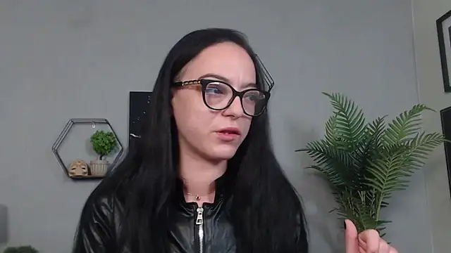 IzabelllNoir online show from May 2026 07:57:02 AM