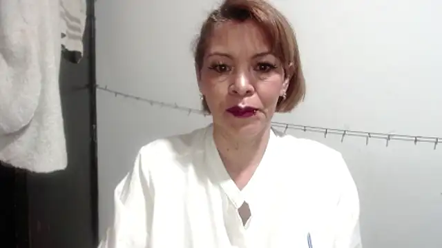 Snapshot of electra-mommy chatting on June 2026 11:13:02 AM electra-mommy online show from June 2026 11:13:02 AM