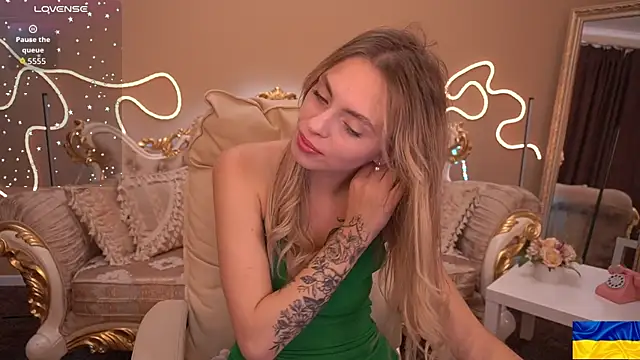 ChloeBrightt online show from October 2025 08:17:01 PM