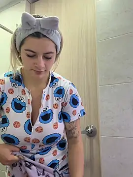 AtheneaRossi online show from February 2026 12:04:01 PM