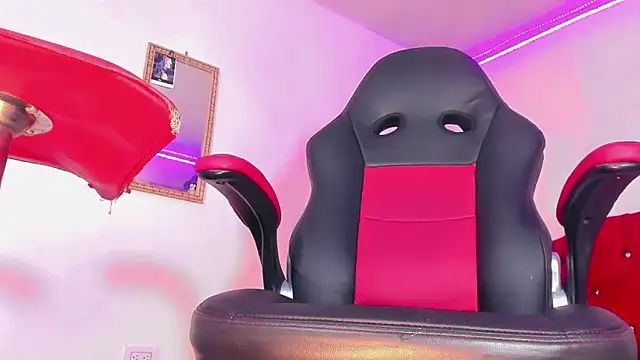 naomy  xx online show from February 2025 10:32:01 PM