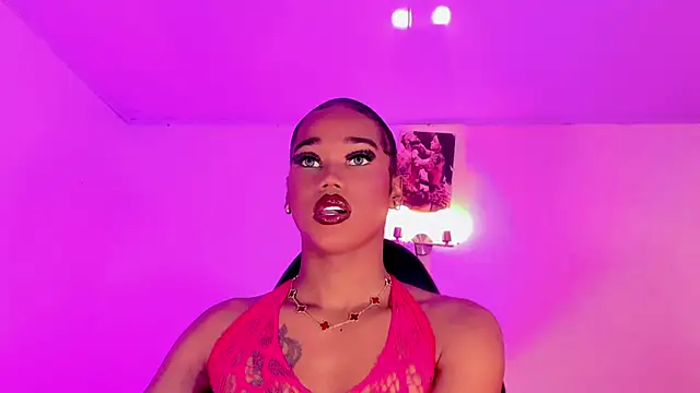 naomy  xx online show from November 2025 02:54:01 PM