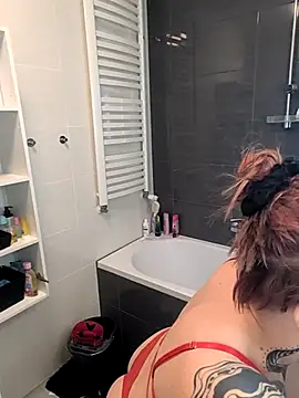 divine eve online show from November 2025 12:59:01 PM