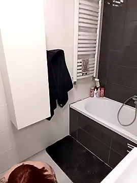 divine eve online show from December 2025 10:47:02 PM