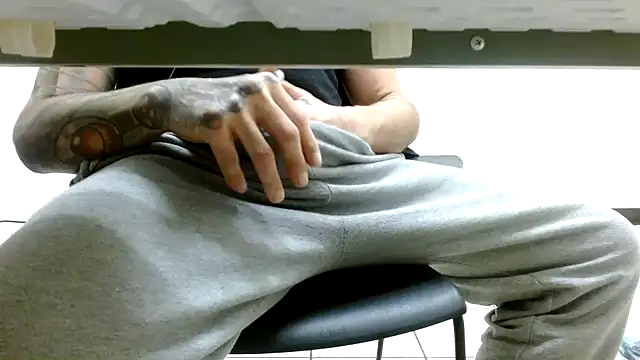 Snapshot of AceSpinning_DJ chatting on January 2026 09:18:01 PM AceSpinning DJ online show from January 2026 09:18:01 PM