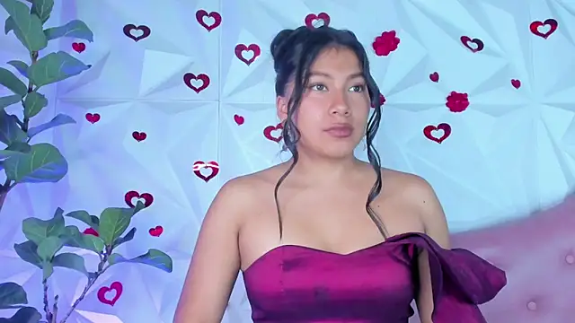 LinnaGardenia online show from March 2025 02:10:02 PM