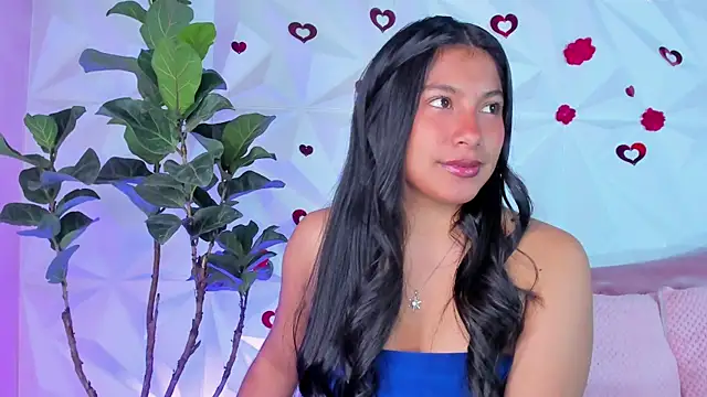 LinnaGardenia online show from March 2025 01:45:01 PM