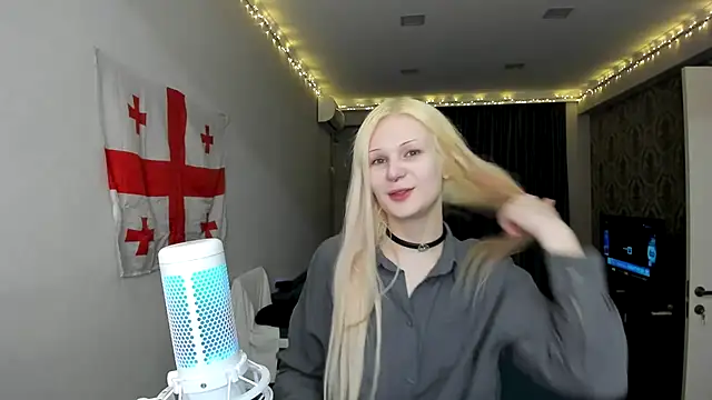 Snapshot of sashakiss99 chatting on February 2025 08:13:02 PM sashakiss99 online show from February 2025 08:13:02 PM