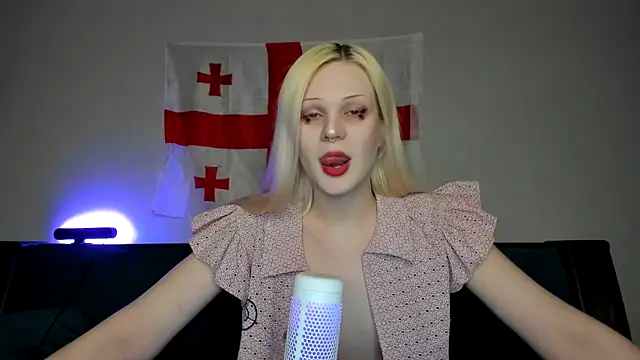 Snapshot of sashakiss99 chatting on March 2025 07:10:01 PM sashakiss99 online show from March 2025 07:10:01 PM