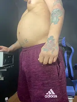 Snapshot of DickMasterfindom chatting on April 2026 11:41:01 PM DickMasterfindom online show from April 2026 11:41:01 PM