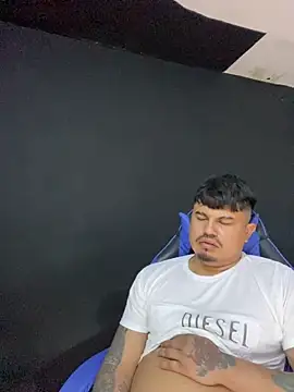 Snapshot of DickMasterfindom chatting on April 2026 03:06:02 AM DickMasterfindom online show from April 2026 03:06:02 AM