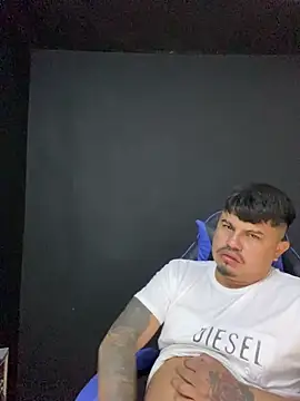 Snapshot of DickMasterfindom chatting on April 2026 03:11:01 PM DickMasterfindom online show from April 2026 03:11:01 PM