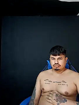 Snapshot of DickMasterfindom chatting on April 2026 11:40:02 PM DickMasterfindom online show from April 2026 11:40:02 PM
