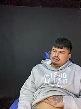 Snapshot of DickMasterfindom chatting on April 2026 01:03:01 AM DickMasterfindom online show from April 2026 01:03:01 AM