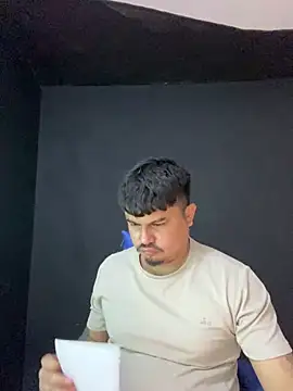 Snapshot of DickMasterfindom chatting on April 2026 02:37:02 AM DickMasterfindom online show from April 2026 02:37:02 AM