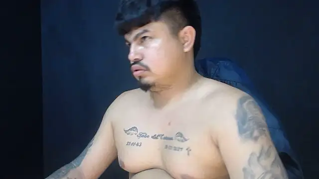 Snapshot of DickMasterfindom chatting on May 2026 10:48:01 PM DickMasterfindom online show from May 2026 10:48:01 PM