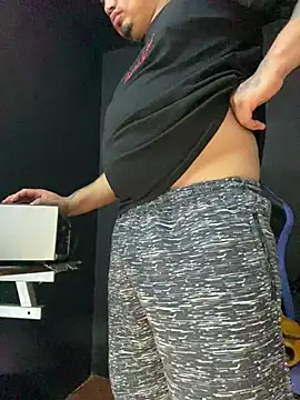 Snapshot of DickMasterfindom chatting on May 2026 07:15:01 AM DickMasterfindom online show from May 2026 07:15:01 AM