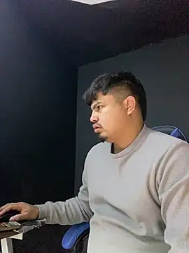 Snapshot of DickMasterfindom chatting on May 2026 04:59:02 PM DickMasterfindom online show from May 2026 04:59:02 PM