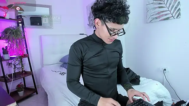 Snapshot of Jhonny-Blake chatting on April 2026 08:07:01 PM Jhonny-Blake online show from April 2026 08:07:01 PM