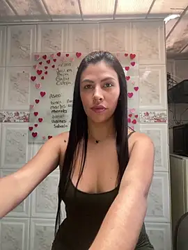 Snapshot of Alanna_atm_ chatting on January 2025 04:18:01 PM Alanna atm online show from January 2025 04:18:01 PM