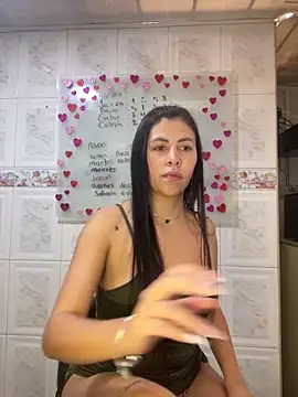 Snapshot of Alanna_atm_ chatting on January 2025 10:23:01 PM Alanna atm online show from January 2025 10:23:01 PM