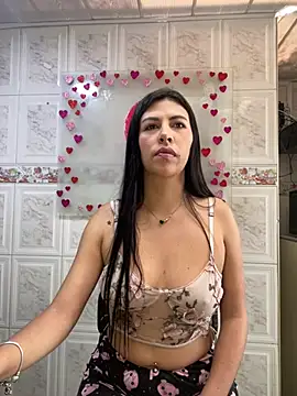 Snapshot of Alanna_atm_ chatting on February 2025 02:11:02 PM Alanna atm online show from February 2025 02:11:02 PM