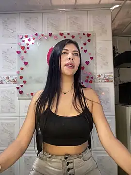 Snapshot of Alanna_atm_ chatting on February 2025 01:21:02 PM Alanna atm online show from February 2025 01:21:02 PM