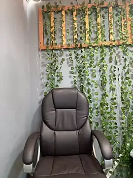 Snapshot of Alanna_atm_ chatting on March 2025 02:23:02 PM Alanna atm online show from March 2025 02:23:02 PM