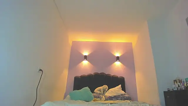 Sofia Clauss  online show from May 2026 05:02:01 AM