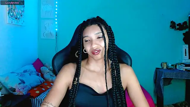 Snapshot of sensitive_brunette chatting on April 2026 12:33:01 AM sensitive brunette online show from April 2026 12:33:01 AM
