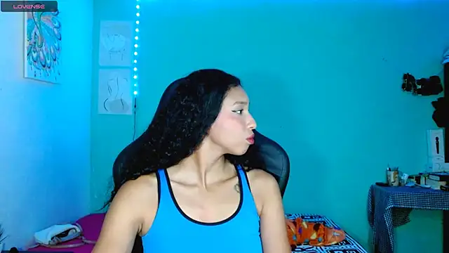 Snapshot of sensitive_brunette chatting on April 2026 12:59:02 AM sensitive brunette online show from April 2026 12:59:02 AM