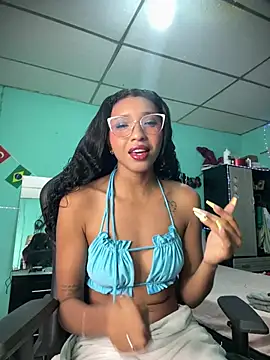 Snapshot of sensitive_brunette chatting on July 2026 02:02:01 AM sensitive brunette online show from July 2026 02:02:01 AM