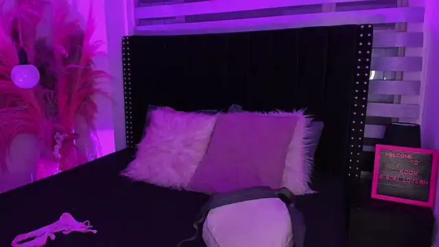 Sofiia-Rubb online show from January 2025 04:25:01 AM