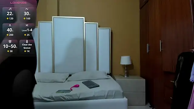 FOXYRIVER  online show from December 2025 12:03:02 PM