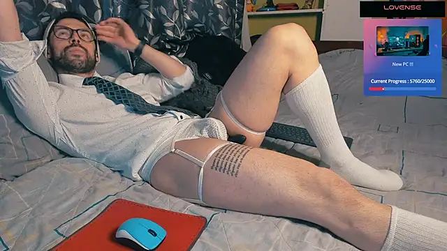 irokdan891 online show from December 2024 09:58:02 PM